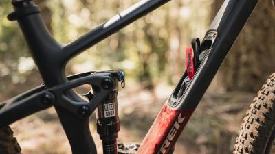 Trek Top Fuel 9.9 XTR M Lunar Silver Produktbild 8